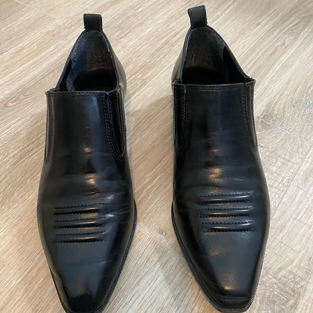Leather ankle boot